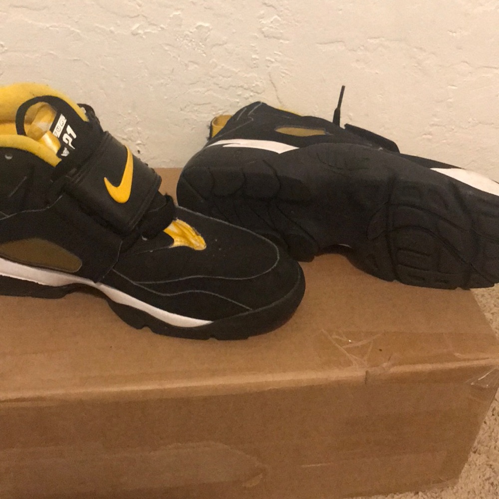 Diamond turf